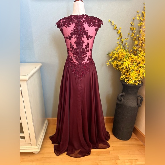 Gorgeous Maroon Prom Dress - Picture 5 of 13